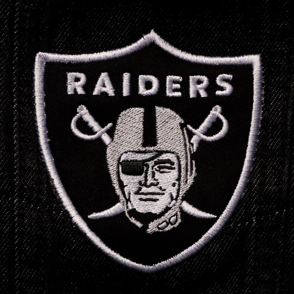 Las Vegas Raiders x The Wild Collective Women's Denim Button-Up Jacket - Black - Picture 4 of 4